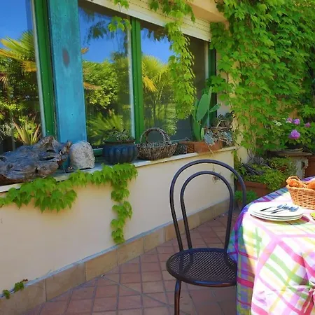 Daire Romantico Attico Con Terrazzo In Centro