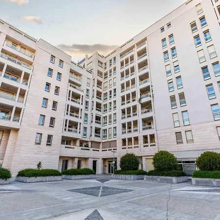 Luxury - Free Private - Parking Maestri Campionesi 16 *