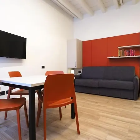 La Casa Di Ringhiera Porta Venezia *