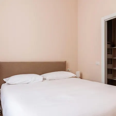 Apartamento Nuovo Bilocale Appena Ristrutturato Vicino Darsena Milán