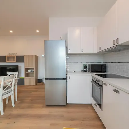 Ihost Flat - Giambellino 131-2 דירה