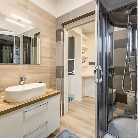Ampio Quadrilocale Navigli/forum + Free Parking * Milano