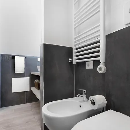 Fondazione Prada-navigli 15 Minutes To Duomo By Metro Apartment Milan