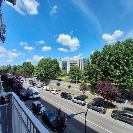 公寓 Bright Two-room Overlooking The Park *