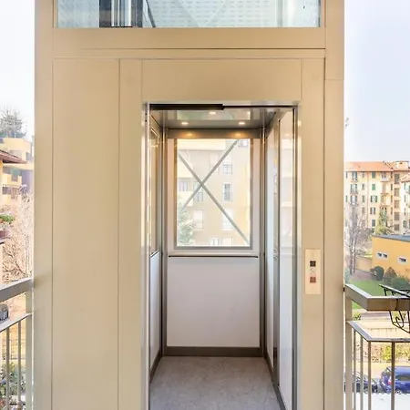 Modern In Next To Metro M5 - Sarca 73 Lejlighed *