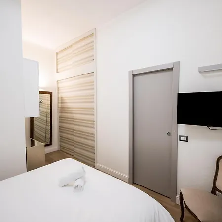 Shortmi Borsieri * Milaan