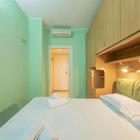 Apartment Youhosty - Paul Valery 3 Milan
