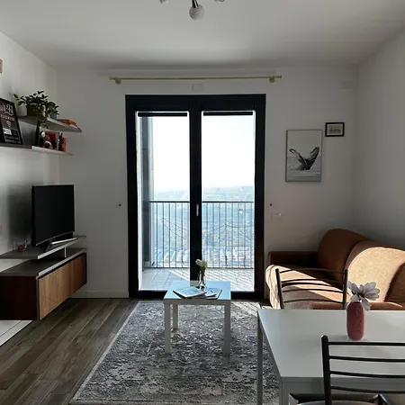 Sweet In Smart District Apartment