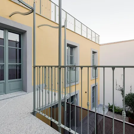 Guesthost - Modern In With Balcony Lägenhet