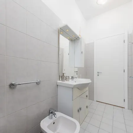 Appartamento Free Private Parking - 5 Min To Metro - Access Control Guard - Quiet *