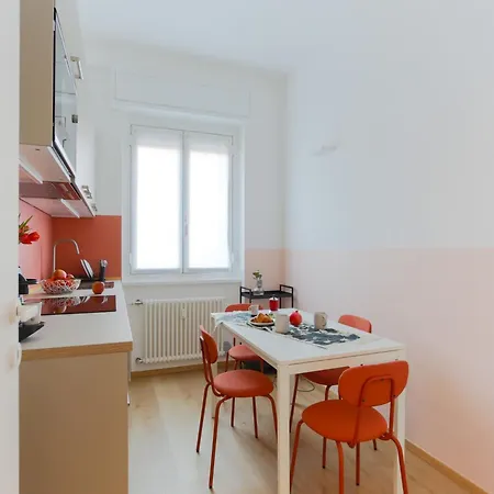 The Best Rent - In San Cristoforo Area Διαμέρισμα