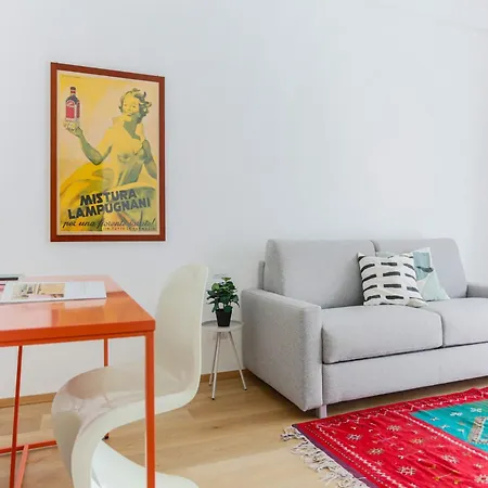 The Best Rent - In San Cristoforo Area Διαμέρισμα *