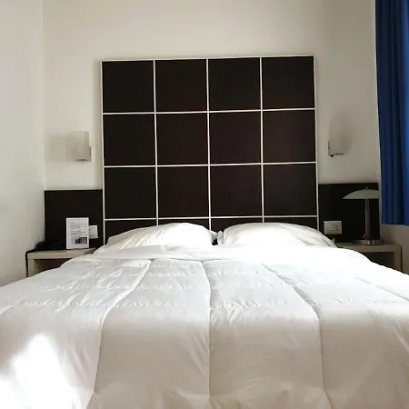 ホテル Vitruvio 3*