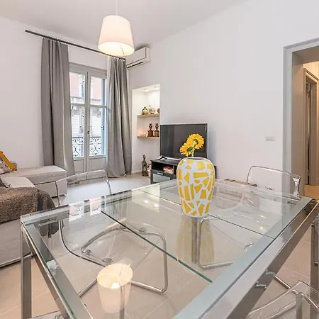 Art Around In Monti House 4* Milan