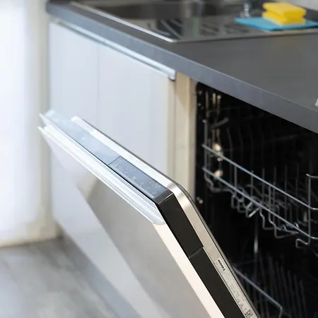 10min Rhofiera & Sansiro - 5min Metro - Ac - Freeparking Milan