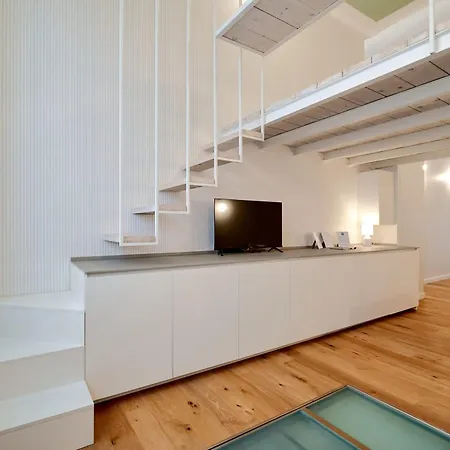 Design Loft Perfect For Couples Apartment