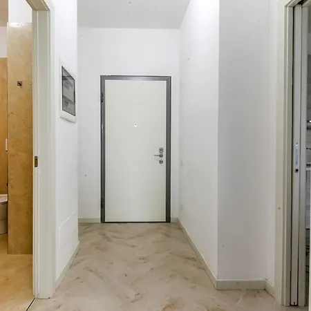 12th Floor Diamond Tower - 72 *