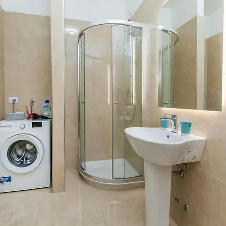 12th Floor Diamond Tower - 72 Mailand