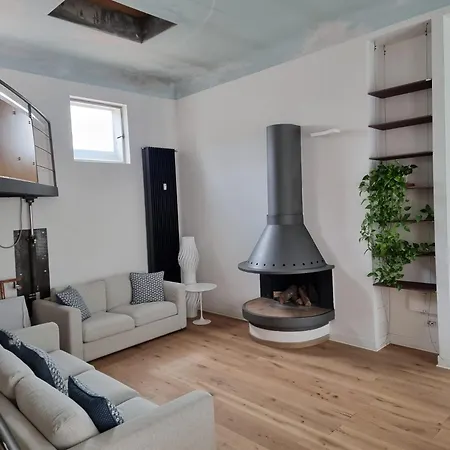 Attico Incantevole In Centro Citta Con Terrazzo Vicino Alle Sfilate Di Moda *