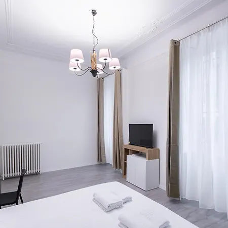 Elegante Quadrilocale Liberty In Zona Risorgimento * Milano