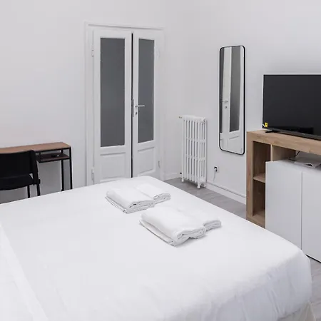 Elegante Quadrilocale Liberty In Zona Risorgimento * Milano