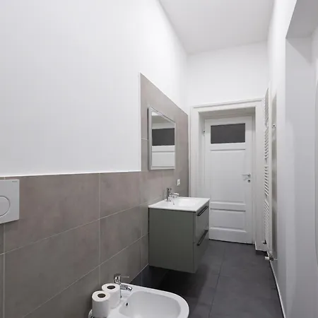 Lejlighed Elegante Quadrilocale Liberty In Zona Risorgimento