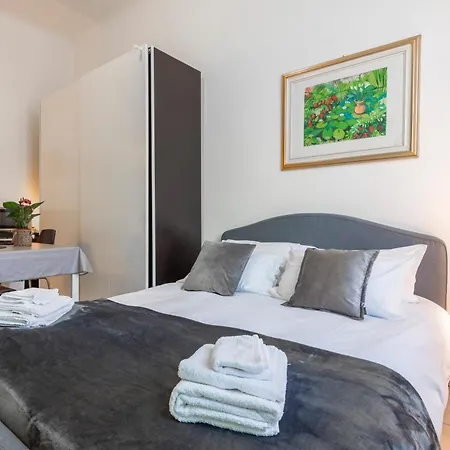 דירה Deluxe Studio, Wi-fi, Self Check-in, Air Condition *