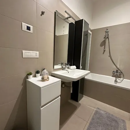 Casa Aleardo 2g דירה *