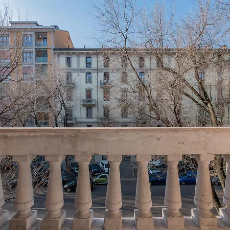 Ihost - Lomellina 14a Lägenhet