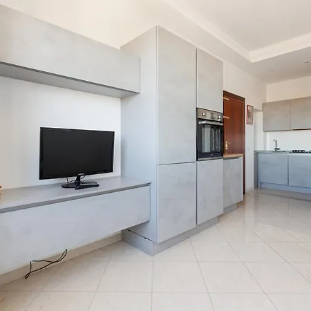 Elegant In Restocco Area