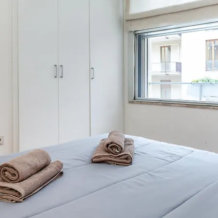 Stile E Comodità Nel Vivace Centro Di Milão