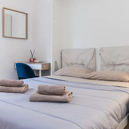 Apartamento Stile E Comodità Nel Vivace Centro Di *