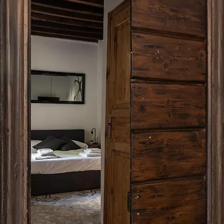 Room/suite Garibaldi40 Daire *