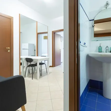 Easytopstay - Porta Garibaldi Cozy Flat 아파트 *