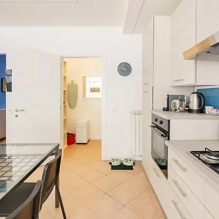 Apartman Brand New Large Studio With Parking - Opera Studio Milánó