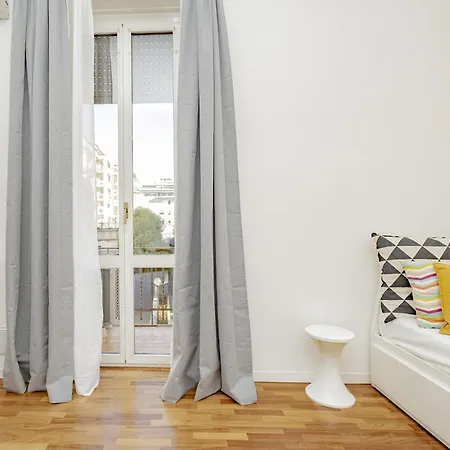 Xenia - Cozy Luminous Flat Near Navigli Milán