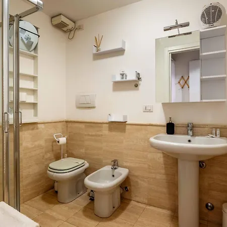 One Bedroom With Terrace Near Duomo Апартаменты *