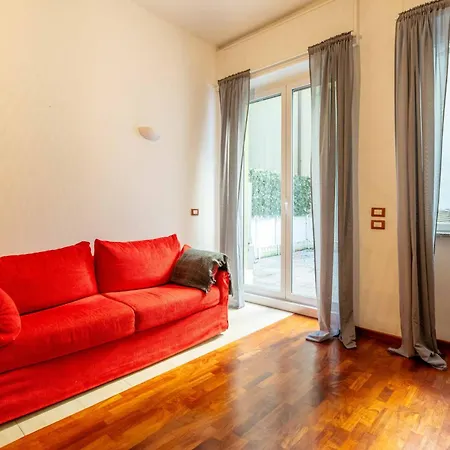 Апартаменты One Bedroom With Terrace Near Duomo Милан