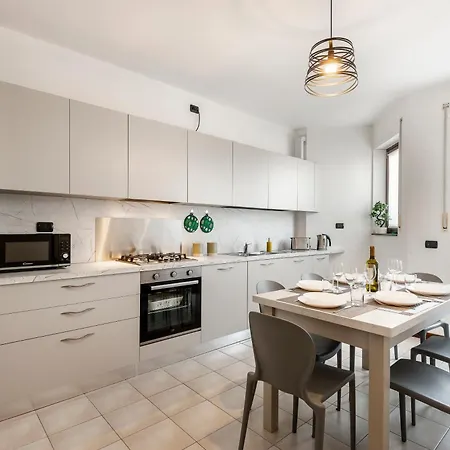 Apartamento Stayeasy Sesia5 - 4 Bedrooms Penthouse, 2 Baths Milán