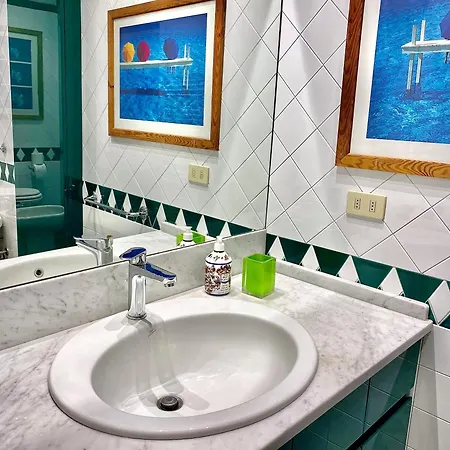 Conca Mary In The Heart Of Milánó