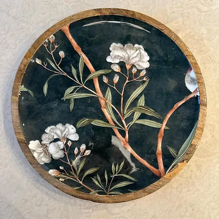 Apartment Flowers, A Cozy In Milan