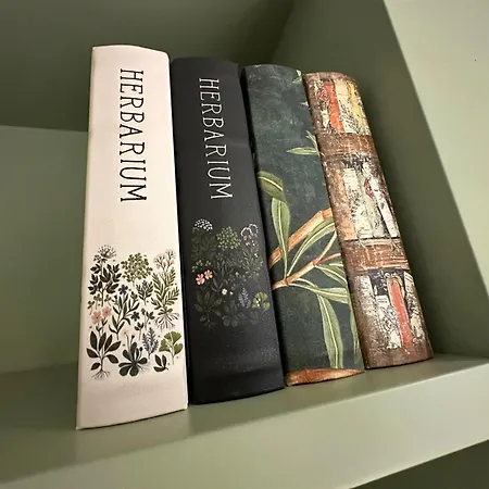 Apartment Flowers, A Cozy In Milan