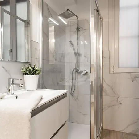 Moscova Moderno E Bilocale Per Coppie * Milão