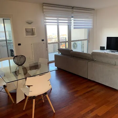 Attico Di Design Zona Navigli/moda,milano *