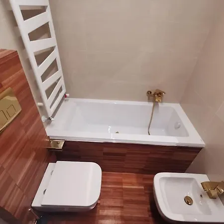 Metro Stop, Prada & Design *