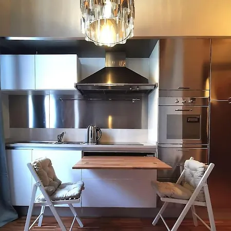 Metro Stop, Prada & Design Апартаменты Милан