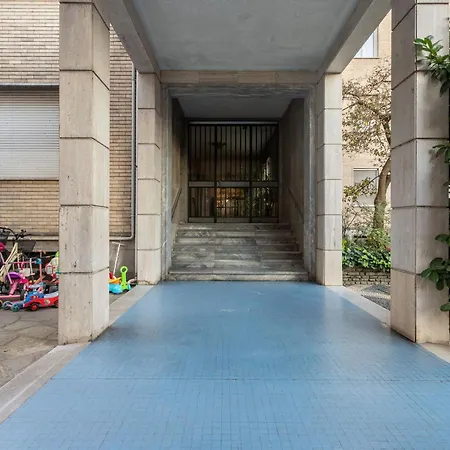 Διαμέρισμα Serra 2br With Terrace By Halldis Μιλάνο