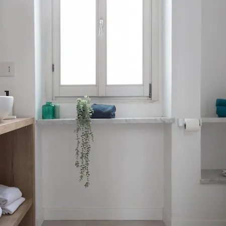 The Rent - Two-bedroom In Navigli Area Apartment *