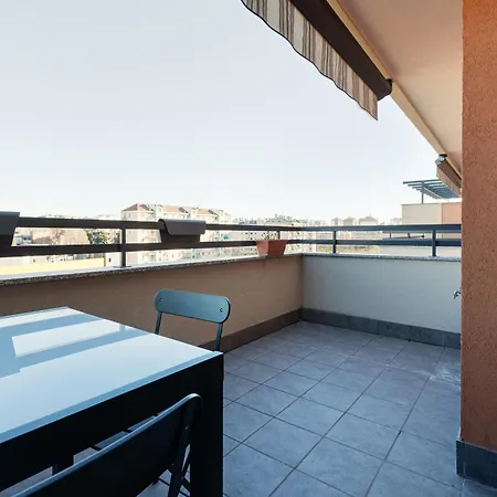 Sweet - With Balcony Daire Milano