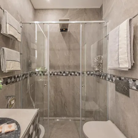 Falcone, 5 - Downtown